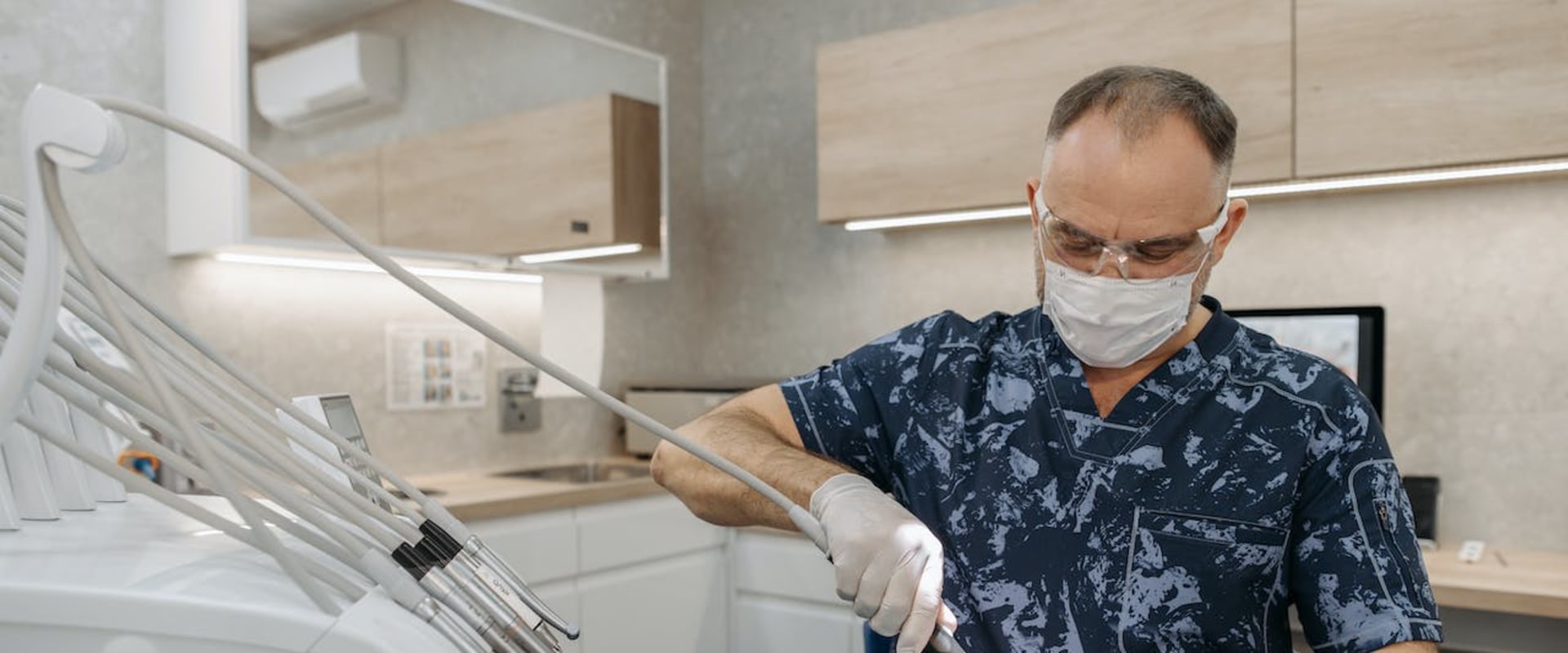 Say Goodbye To Missing Teeth: How Dental Implants In Monroe, LA, Can Give You A Complete Smile Makeover